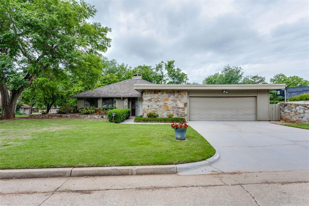 2nd image of 2933 Browne Stone Rd, Oklahoma City, OK 73120 | MLS# 1232241