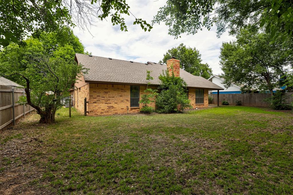 Homes for sale in Norman, OK | 421 Golden Oaks Dr, Norman, OK 73072 | MLS# 1232514