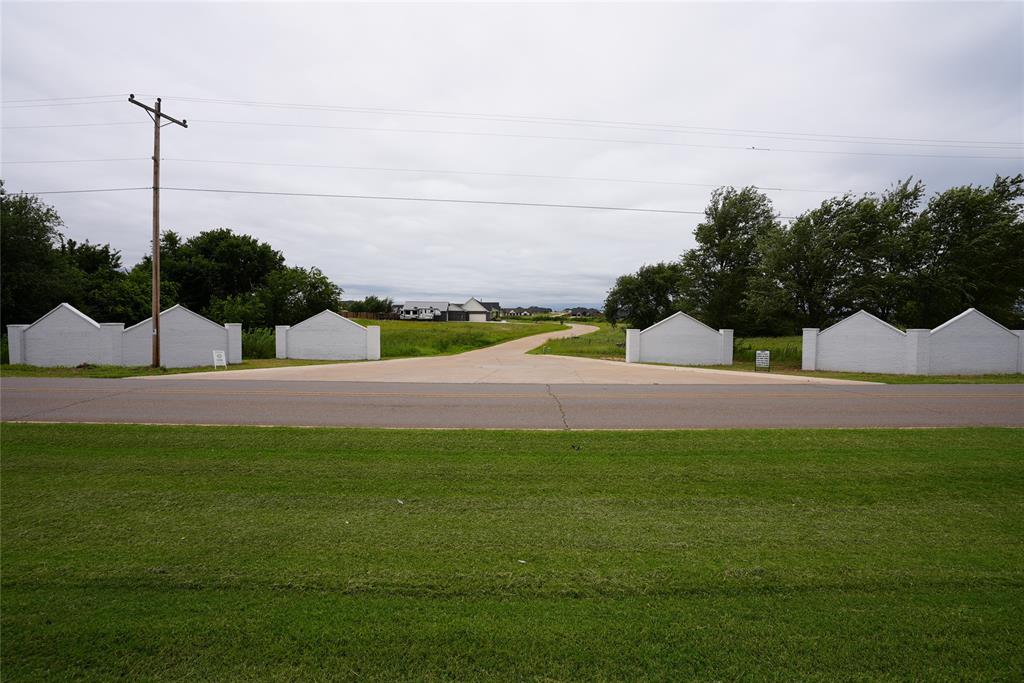 33rd image of 4569 Ranchero Dr, Edmond, OK 73025 | MLS# 1233994