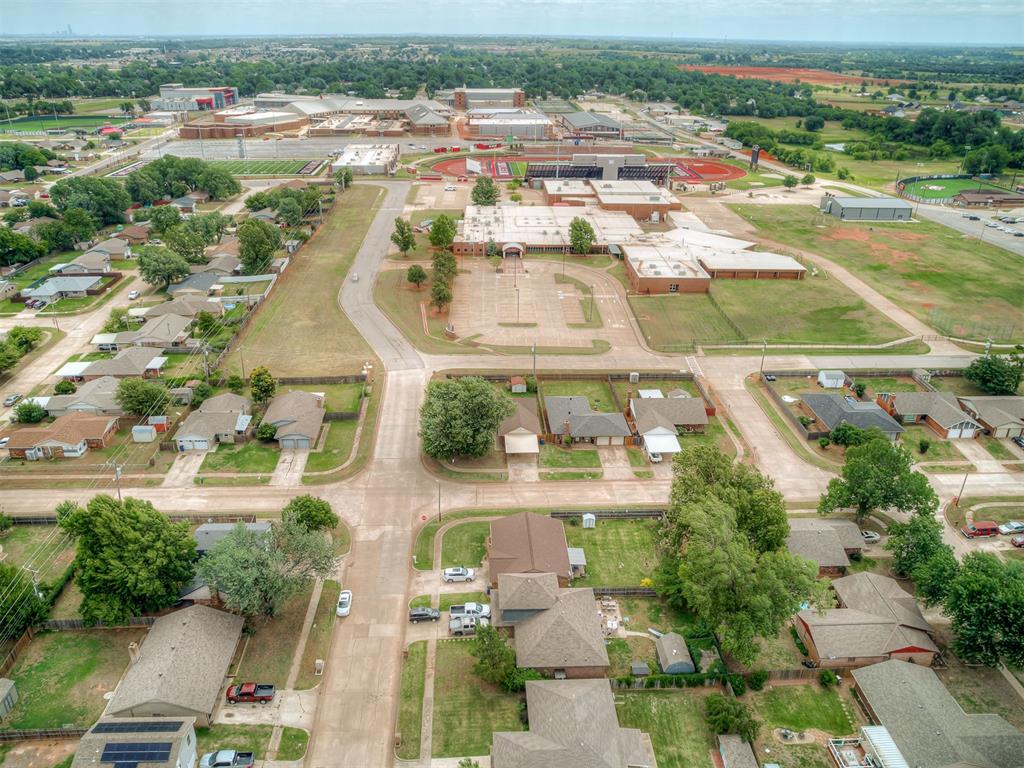 37th image of 914 S Highland Dr, Mustang, OK 73064 | MLS# 1234084