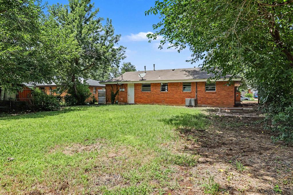 Homes for sale in Moore, OK | 644 W Main St, Moore, OK 73160 | MLS# 1234863