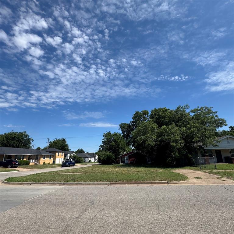 1st image of 1633 Nw 28th St, Oklahoma City, OK 73106 | MLS# 1236953