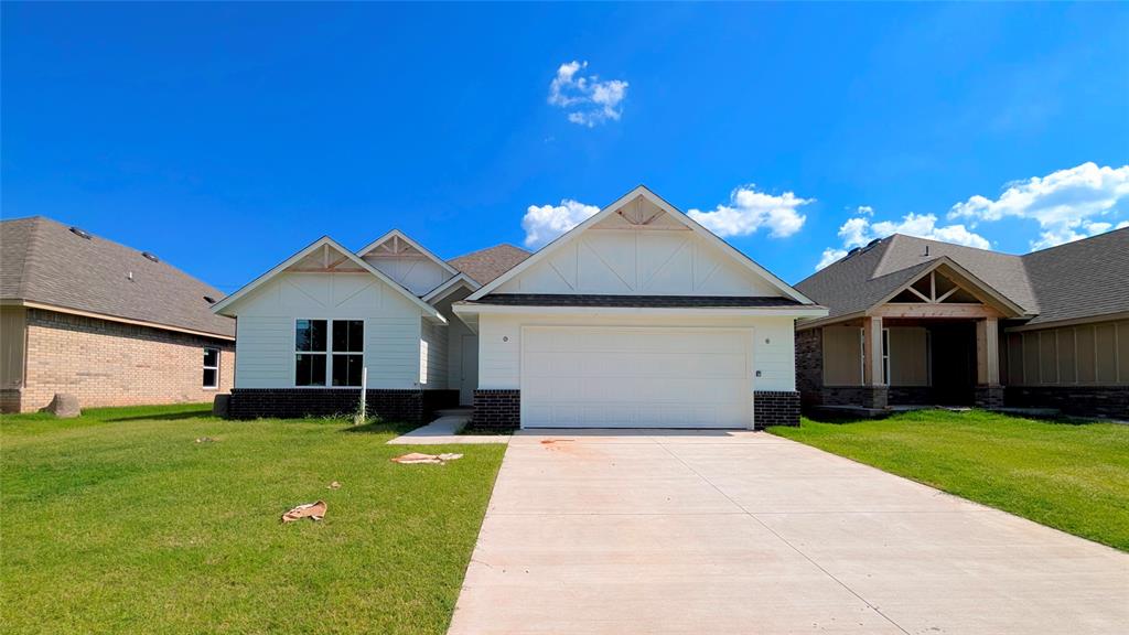 1st image of 11712 Sw 15th Ter, Yukon, OK 73099 | MLS# 1238138