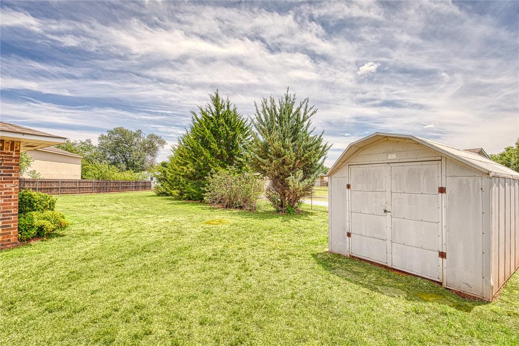 16th image of 1402 Sherry Ct, Elk City, OK 73644 | MLS# 1238311