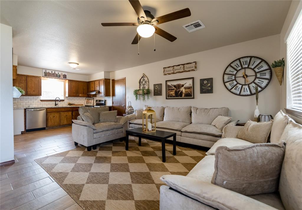 2nd image of 1402 Sherry Ct, Elk City, OK 73644 | MLS# 1238311