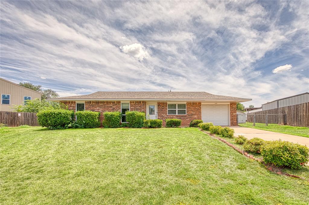 1st image of 1402 Sherry Ct, Elk City, OK 73644 | MLS# 1238311