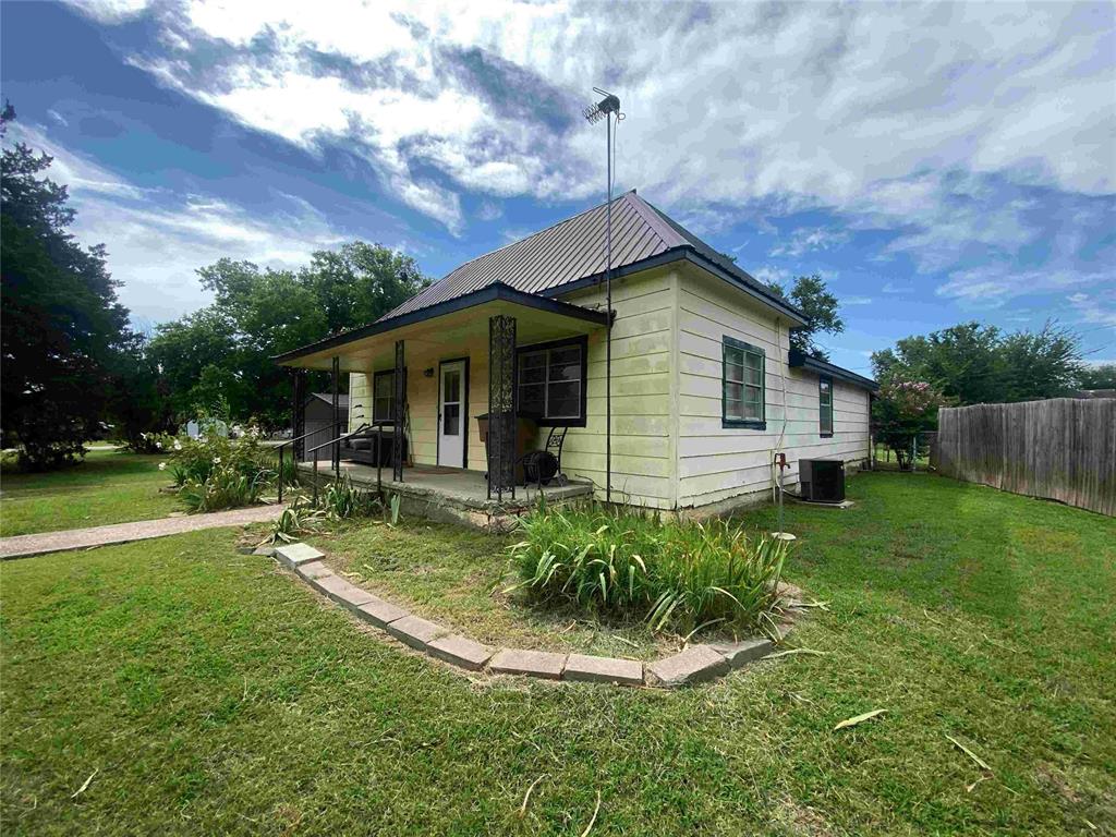 Homes for sale in Maud, OK | 407 W Franklin St, Maud, OK 74854 | MLS# 1238493