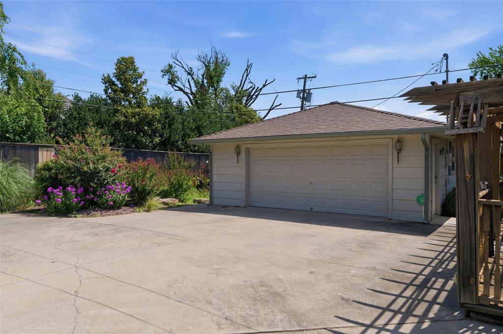 Homes for sale in Nichols Hills, OK | 1205 Marlboro Ln, Nichols Hills, OK 73116 | MLS# 1238766