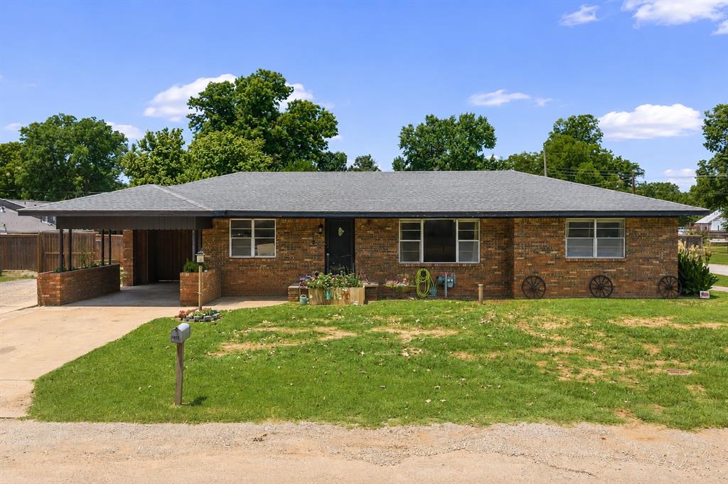 Homes for sale in Pauls Valley, OK | 515 S Kerr Ave, Pauls Valley, OK 73075 | MLS# 1238954