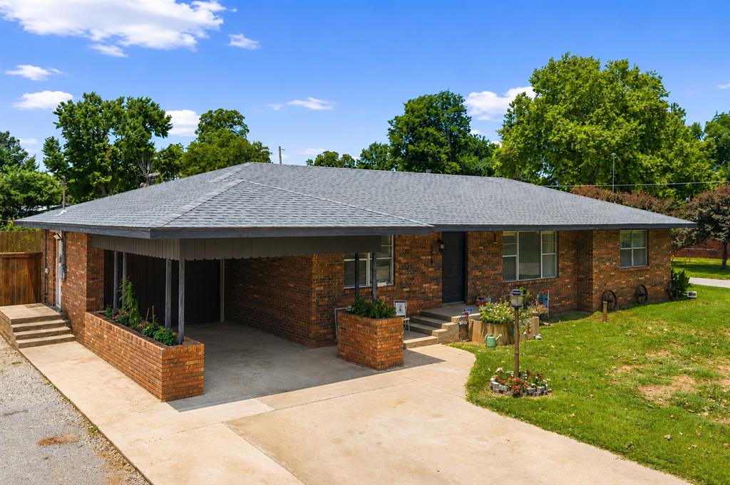 Homes for sale in Pauls Valley, OK | 515 S Kerr Ave, Pauls Valley, OK 73075 | MLS# 1238954