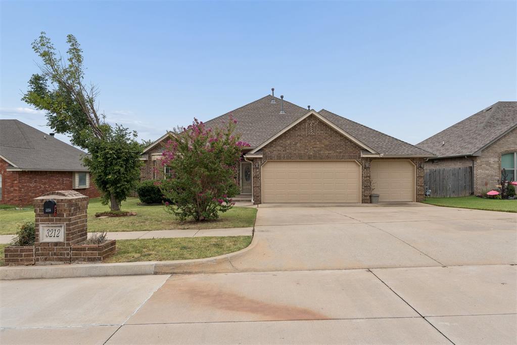 3rd image of 3212 E Valley Mdw, Norman, OK 73071 | MLS# 1238967