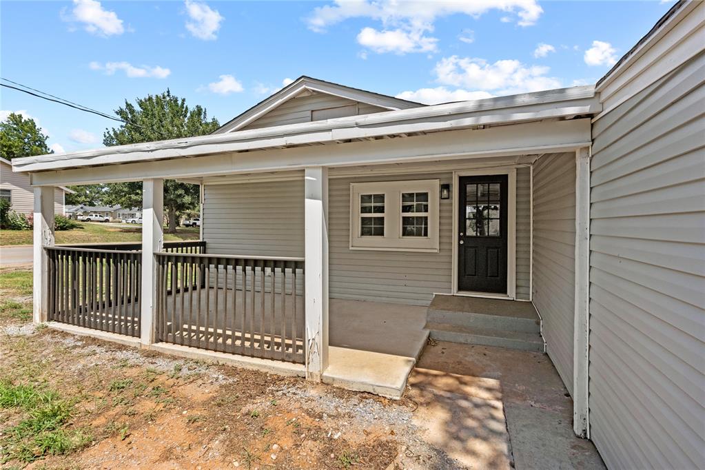 Homes for sale in Weatherford, OK | 621 N 5th St, Weatherford, OK 73096 | MLS# 1239293