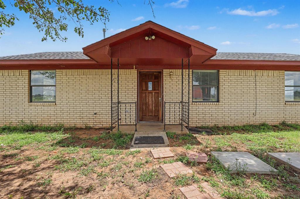 Homes for sale in Anadarko, OK | 1719 E Orme Ln, Anadarko, OK 73005 | MLS# 1239656
