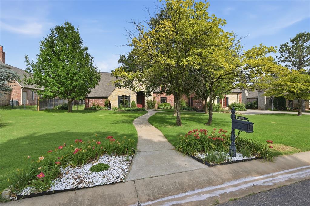 3rd image of 3740 Redmont Tr, Edmond, OK 73034 | MLS# 1239670