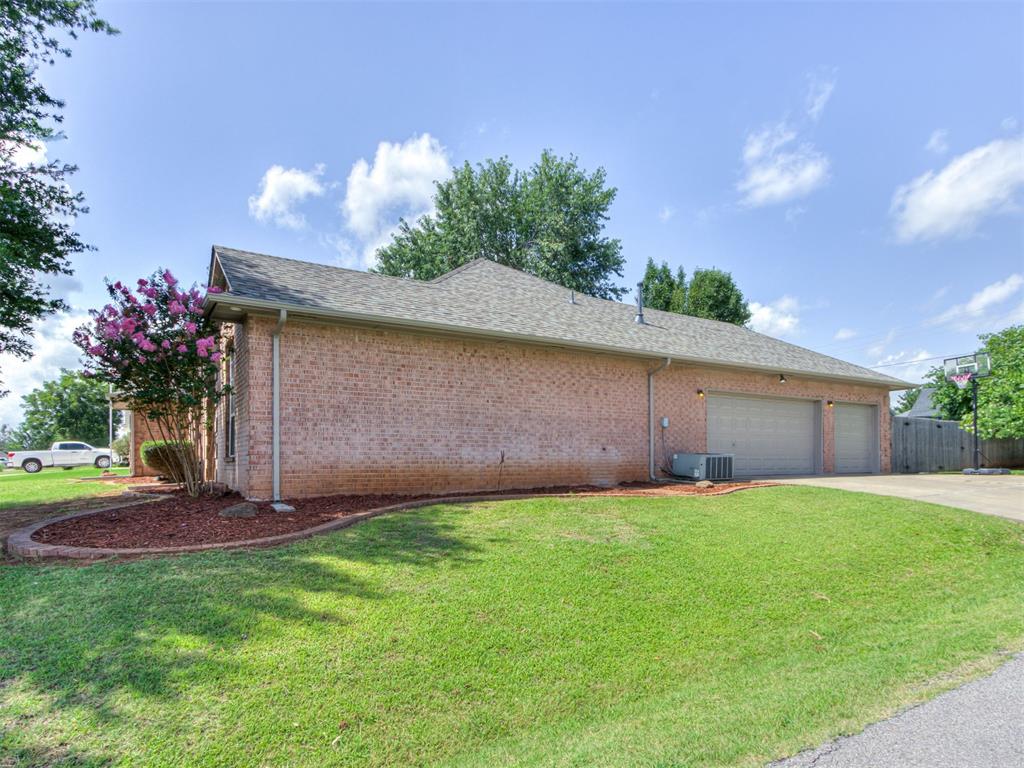 4th image of 4201 Ranch Dr, Edmond, OK 73013 | MLS# 1239674