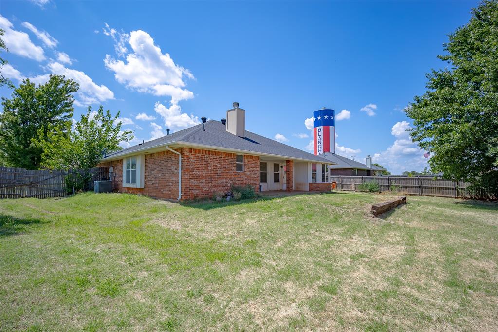 Homes for sale in Blanchard, OK | 1422 Cherokee Cir, Blanchard, OK 73010 | MLS# 1239682