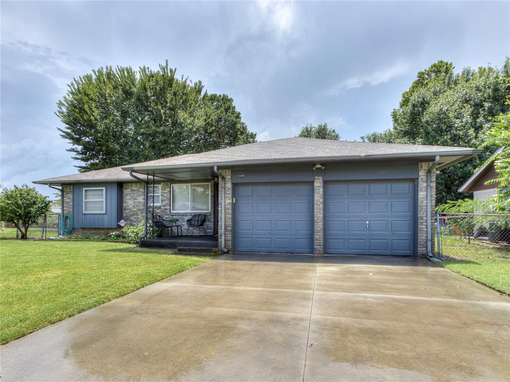 Homes for sale in Moore, OK | 1048 Nw 6th Pl, Moore, OK 73160 | MLS# 1239715