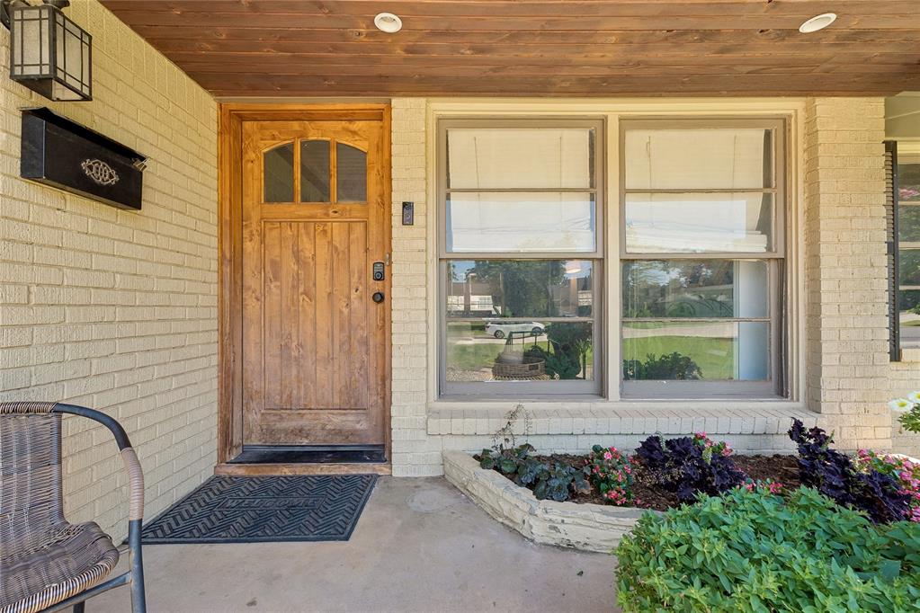 Homes for sale in Oklahoma City, OK | 1105 Bedford Dr, Oklahoma City, OK 73116 | MLS# 1239814
