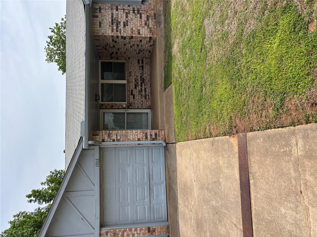 Homes for sale in Moore, OK | 1505 Se 9th St, Moore, OK 73160 | MLS# 1239816