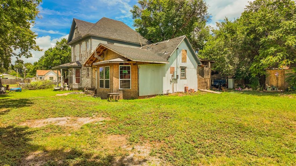 Homes for sale in Anadarko, OK | 602 E Broadway St, Anadarko, OK 73005 | MLS# 1239917