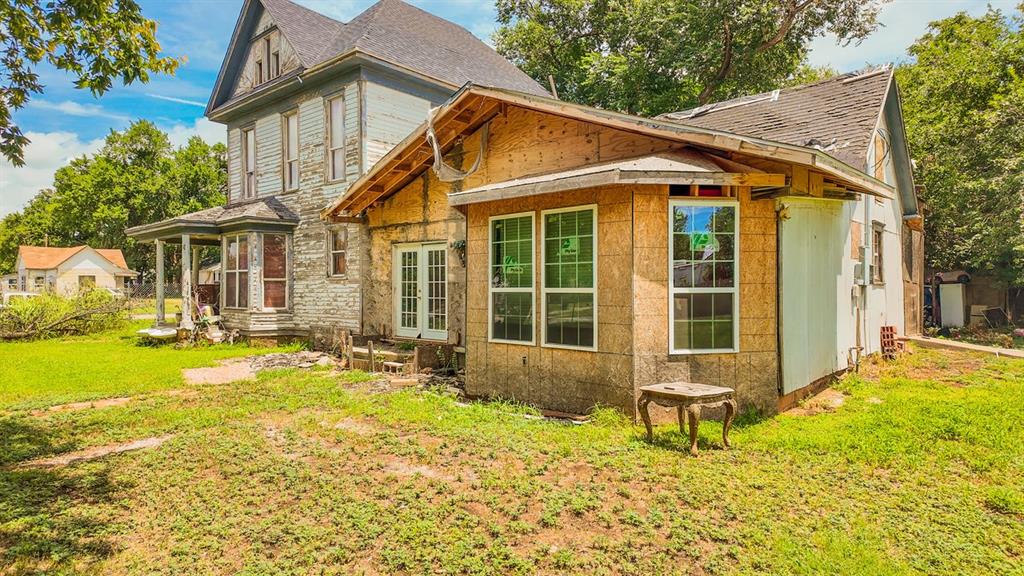 Homes for sale in Anadarko, OK | 602 E Broadway St, Anadarko, OK 73005 | MLS# 1239917