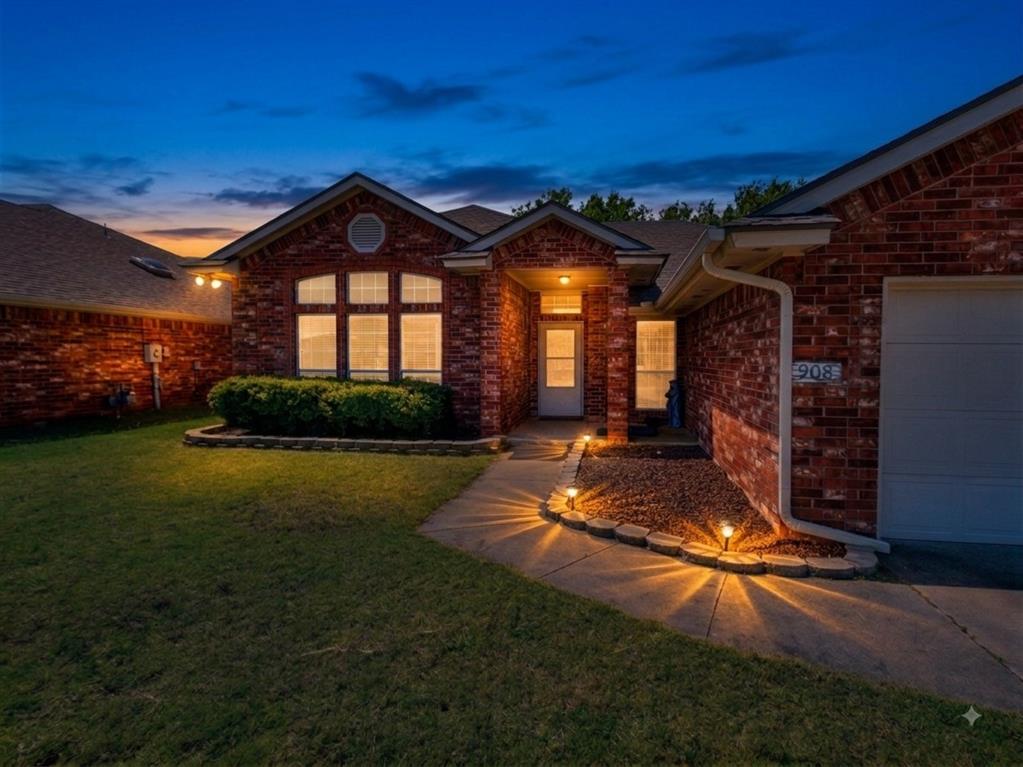 1st image of 908 Se 36th St, Moore, OK 73160 | MLS# 1239970