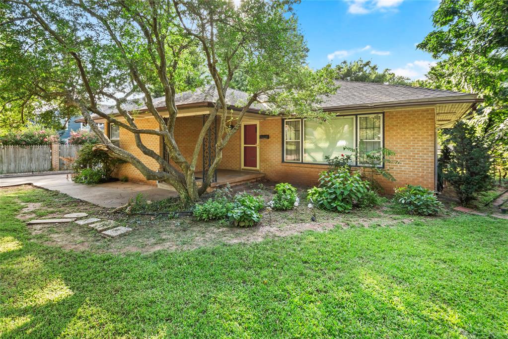 1st image of 104 Elmwood Ave, Ponca City, OK 74601 | MLS# 1240059