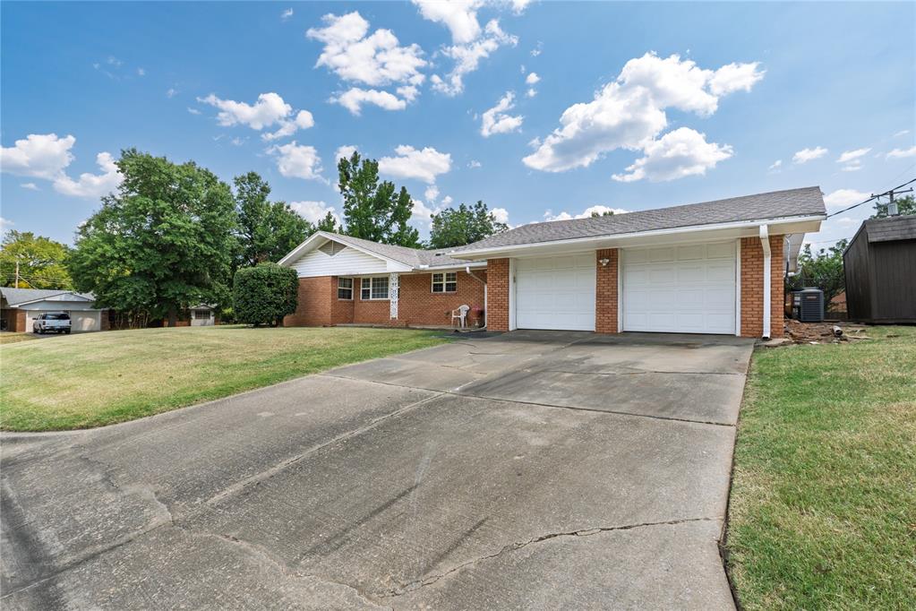 3rd image of 1848 N Pennsylvania Ave, Shawnee, OK 74804 | MLS# 1240497