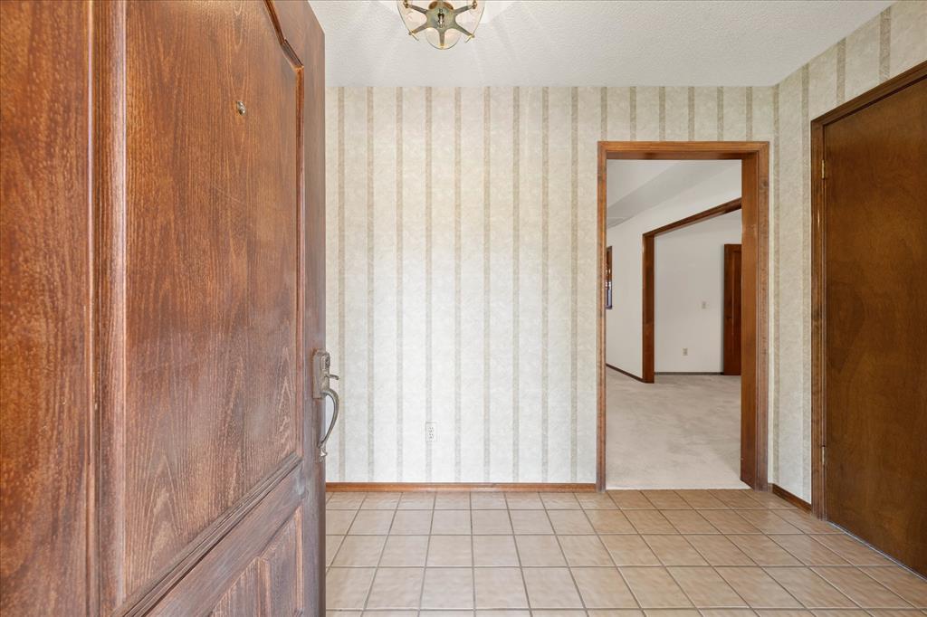 3rd image of 7409 Nw 116Th St, Oklahoma City, OK 73162 | MLS# 1240749