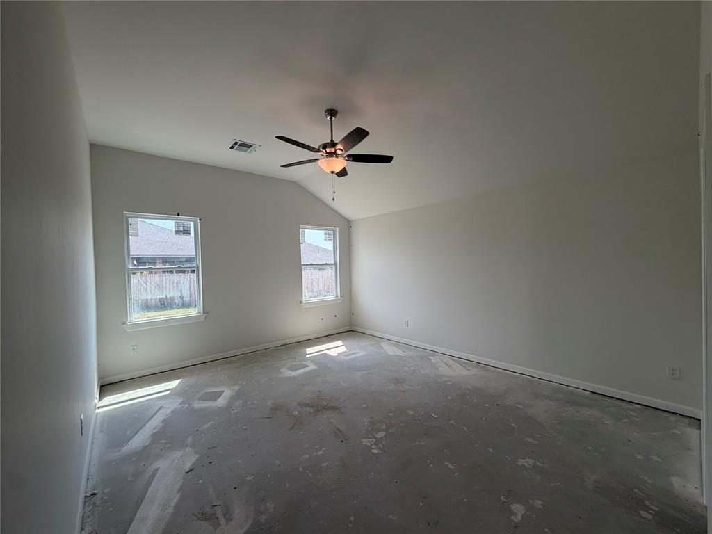 4th image of 1116 Redwood Creek Dr, Yukon, OK 73099 | MLS# 1240873