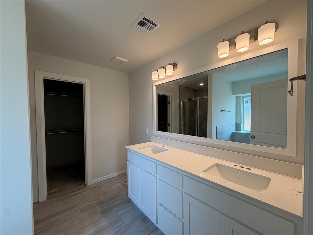 5th image of 1116 Redwood Creek Dr, Yukon, OK 73099 | MLS# 1240873