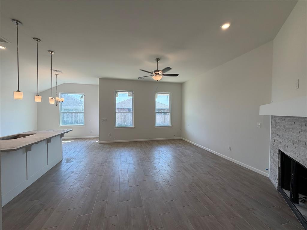 2nd image of 1116 Redwood Creek Dr, Yukon, OK 73099 | MLS# 1240873