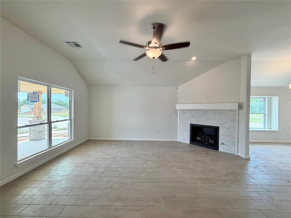 2nd image of 1117 Redwood Creek Dr, Yukon, OK 73099 | MLS# 1240926