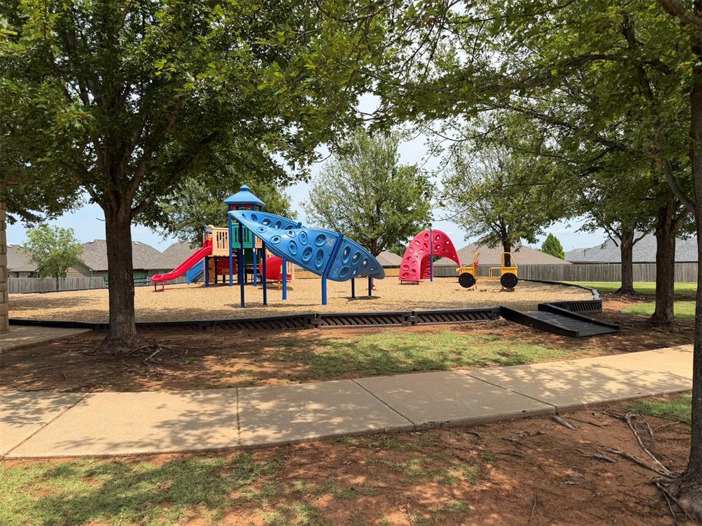 13th image of 605 Argos Rd, Yukon, OK 73099 | MLS# 1241098