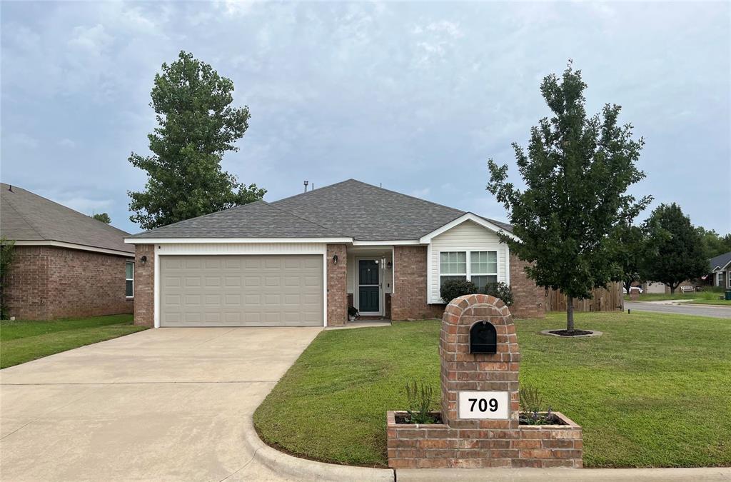 Homes for sale in Newcastle, OK | 709 Ne 20th Ter, Newcastle, OK 73065 | MLS# 1241265