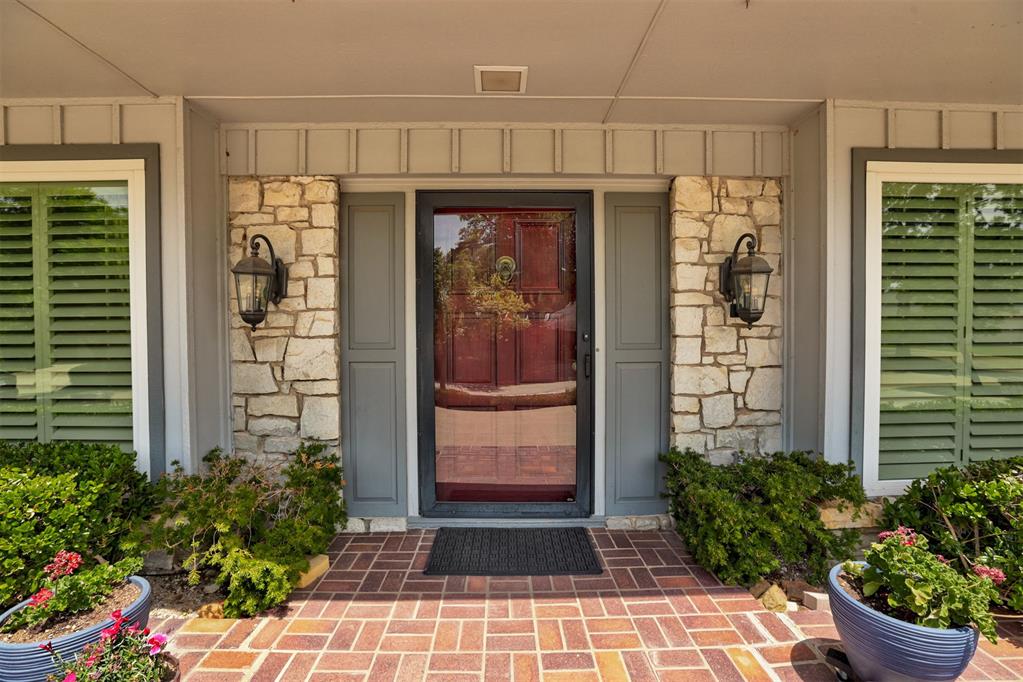 3rd image of 1433 Glenbrook Dr, Oklahoma City, OK 73118 | MLS# 1241318