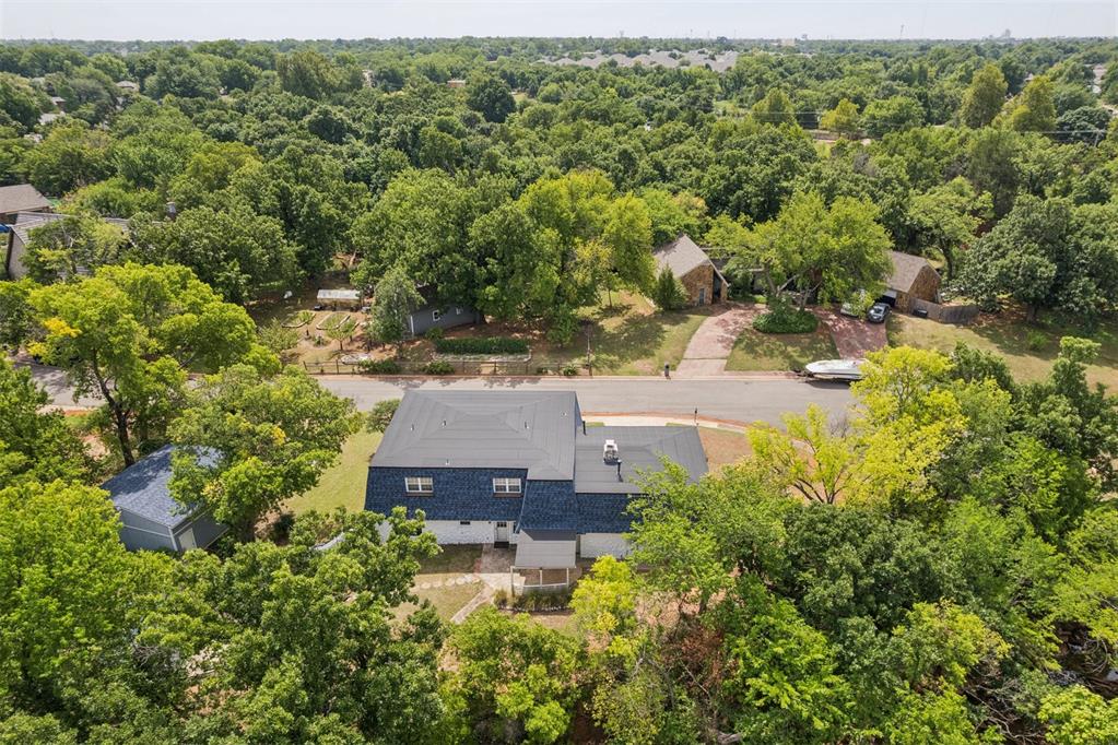 3rd image of 2709 Trail Creek Rd, Edmond, OK 73012 | MLS# 1241360