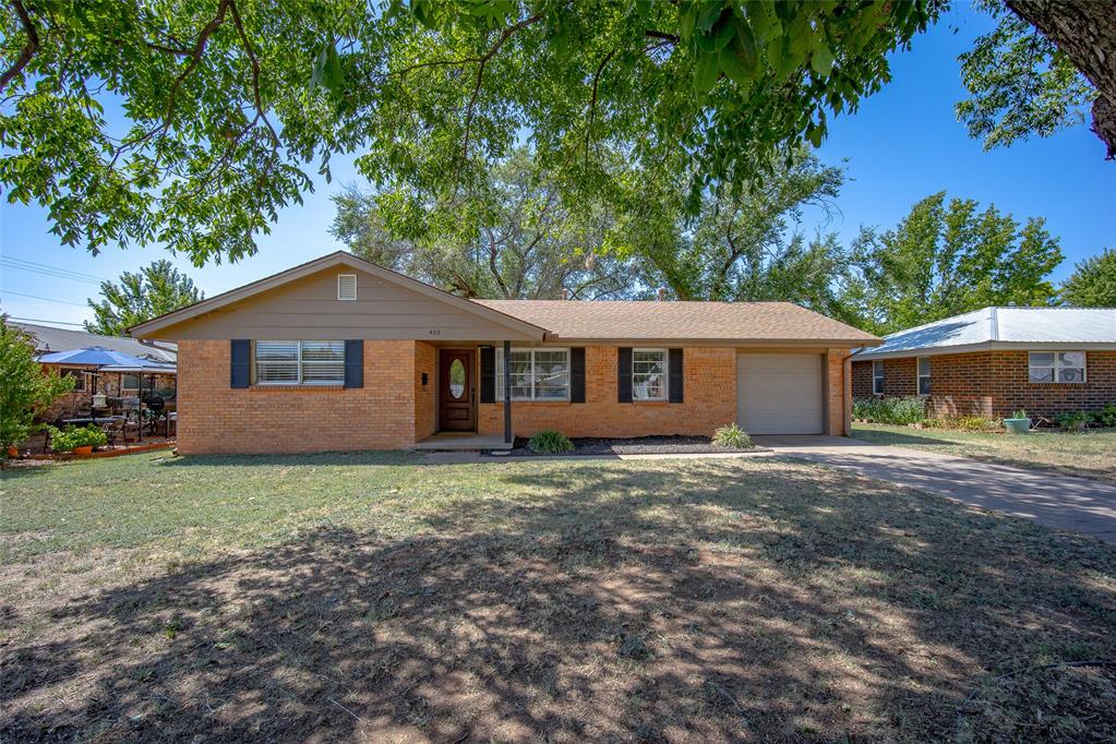 1st image of 403 Garrett Ave, Lindsay, OK 73052 | MLS# 1241471