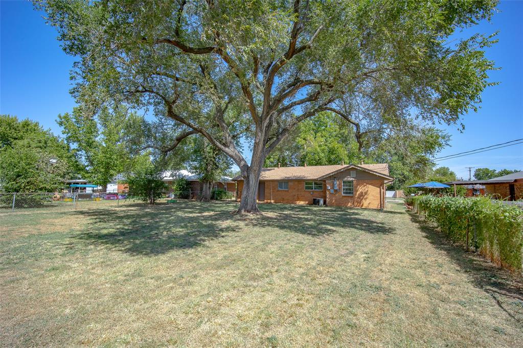 5th image of 403 Garrett Ave, Lindsay, OK 73052 | MLS# 1241471
