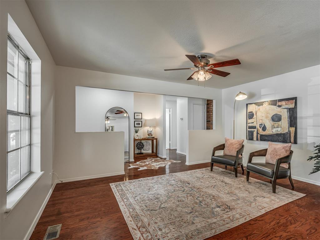 3rd image of 800 Kouba Dr, Yukon, OK 73099 | MLS# 1241728