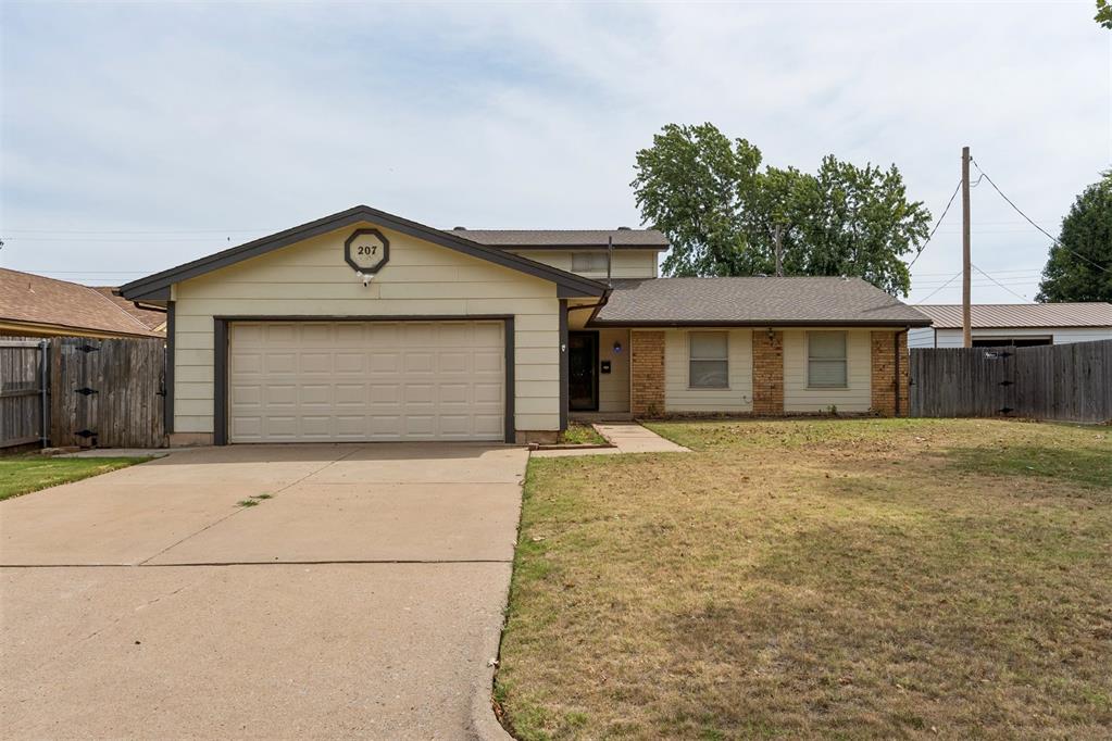 1st image of 207 Del Mar Dr, Yukon, OK 73099 | MLS# 1241780