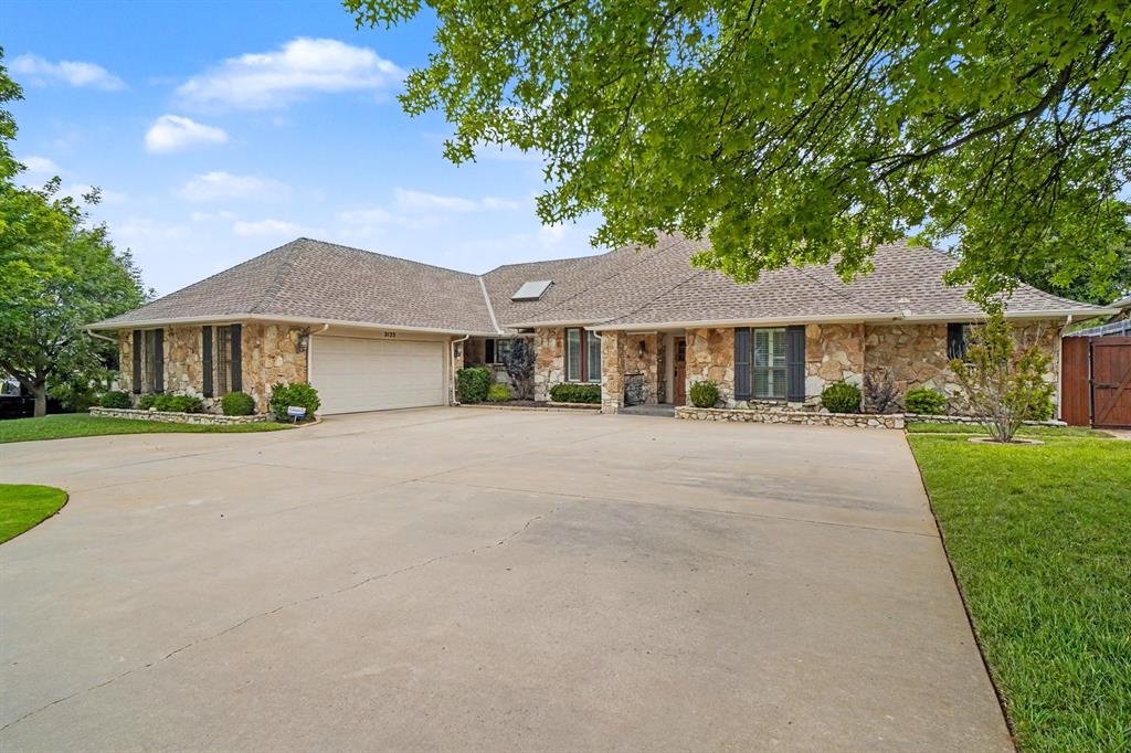 2nd image of 3133 Birch Bark Ln, Oklahoma City, OK 73120 | MLS# 1241971