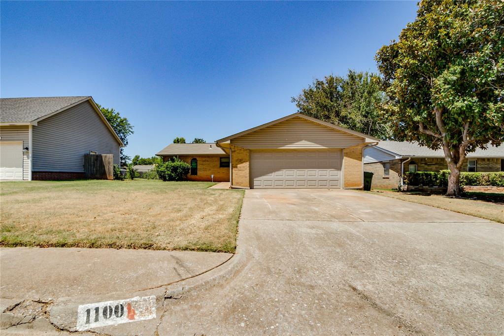 3rd image of 1100 Ridgeway Dr, Yukon, OK 73099 | MLS# 1242106