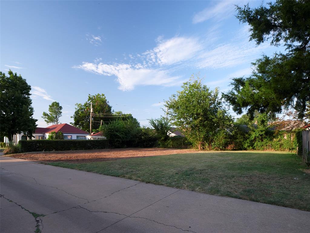 2nd image of 2116 Carey Pl, Oklahoma City, OK 73106 | MLS# 1242117