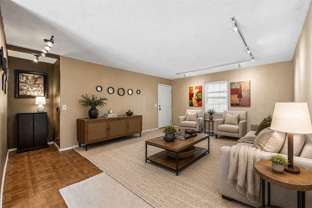 3rd image of 11323 N May Ave #B, Oklahoma City, OK 73120 | MLS# 1242233