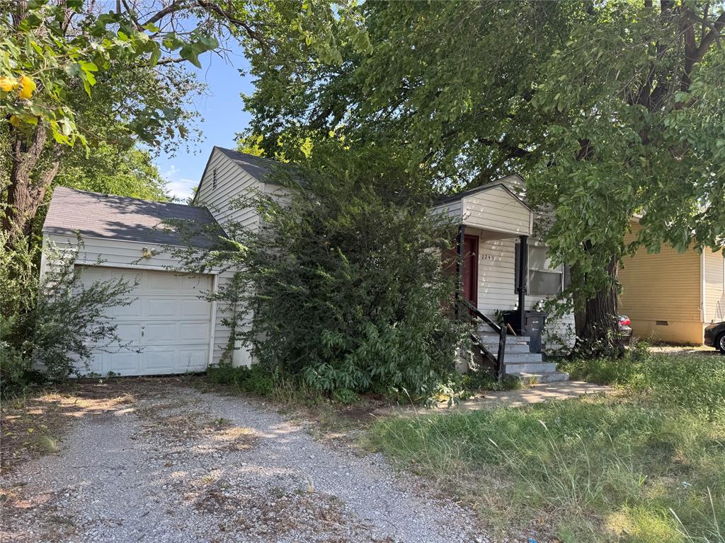 2nd image of 2249 Nw 41st St, Oklahoma City, OK 73112 | MLS# 1242414