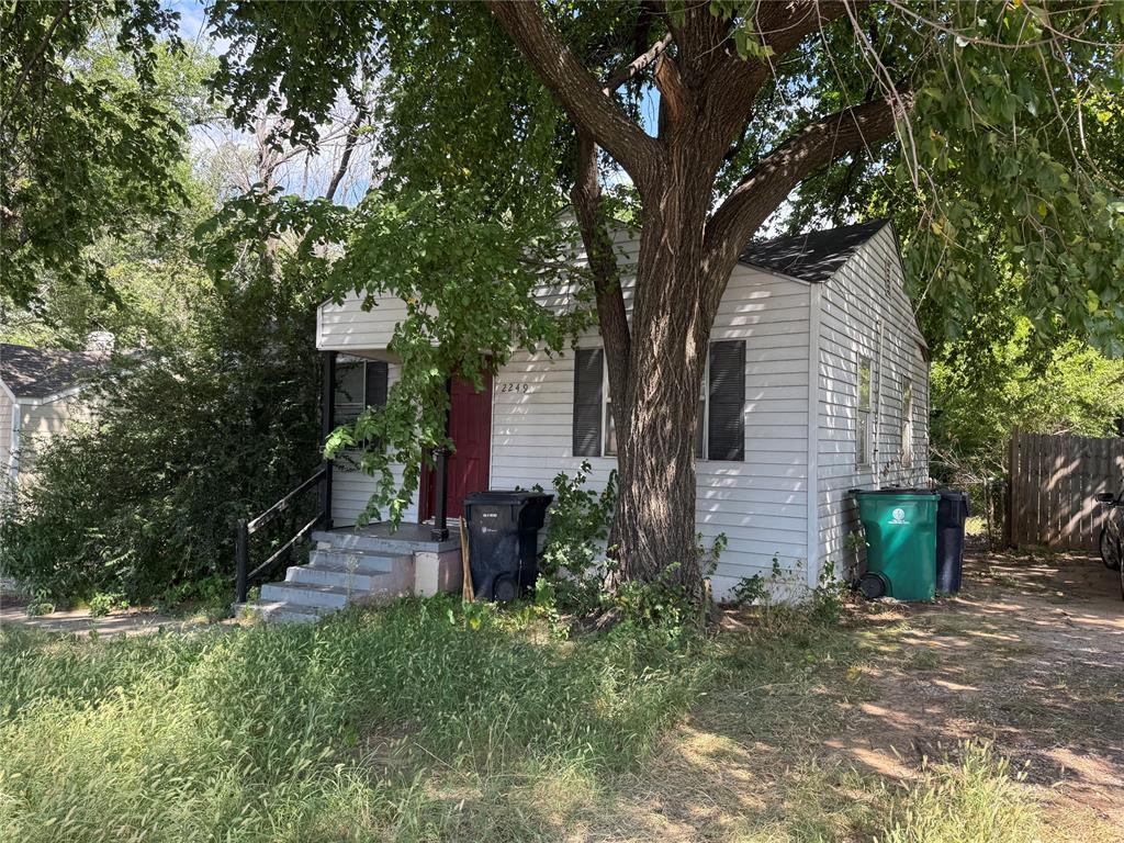 3rd image of 2249 Nw 41St St, Oklahoma City, OK 73112 | MLS# 1242414