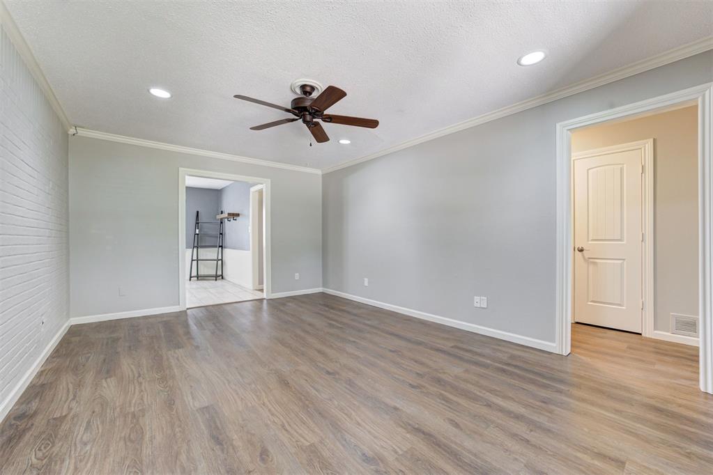 3rd image of 327 Woodcrest Dr, Norman, OK 73071 | MLS# 1242577