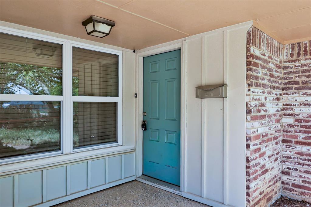 1st image of 327 Woodcrest Dr, Norman, OK 73071 | MLS# 1242577