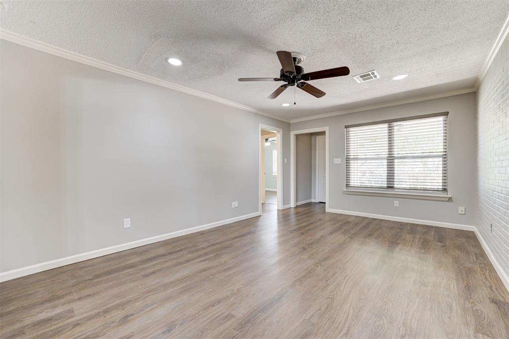 4th image of 327 Woodcrest Dr, Norman, OK 73071 | MLS# 1242577